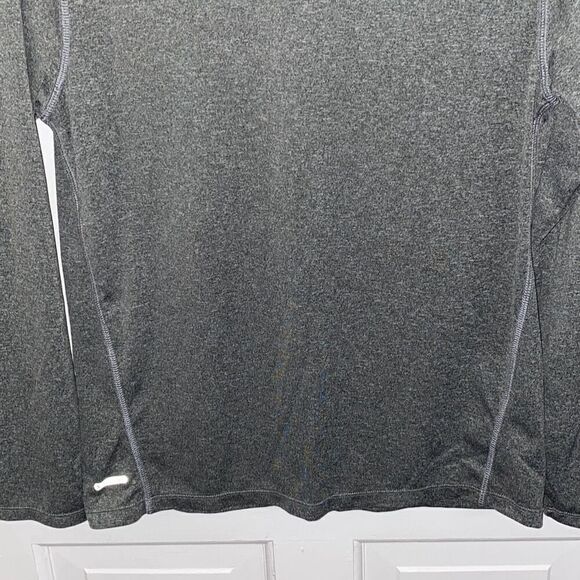 🔥3/$20🔥 Dri-Star long sleeve base layer athletic shirt size youth 18 - Picture 3 of 6